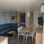 Les Du Lagon Campsite